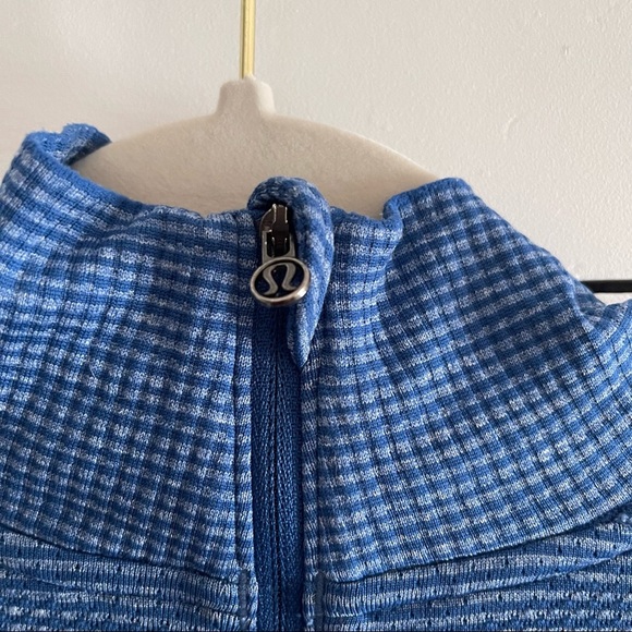 💙 RARE BUFFALO SABRES COLORS LONG SLEEVE LULULEMON HALF ZIP​ - Picture 3 of 7